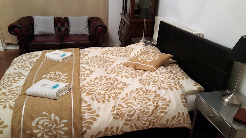 Oyo Guest House Ellipse Whetstone Chambre photo
