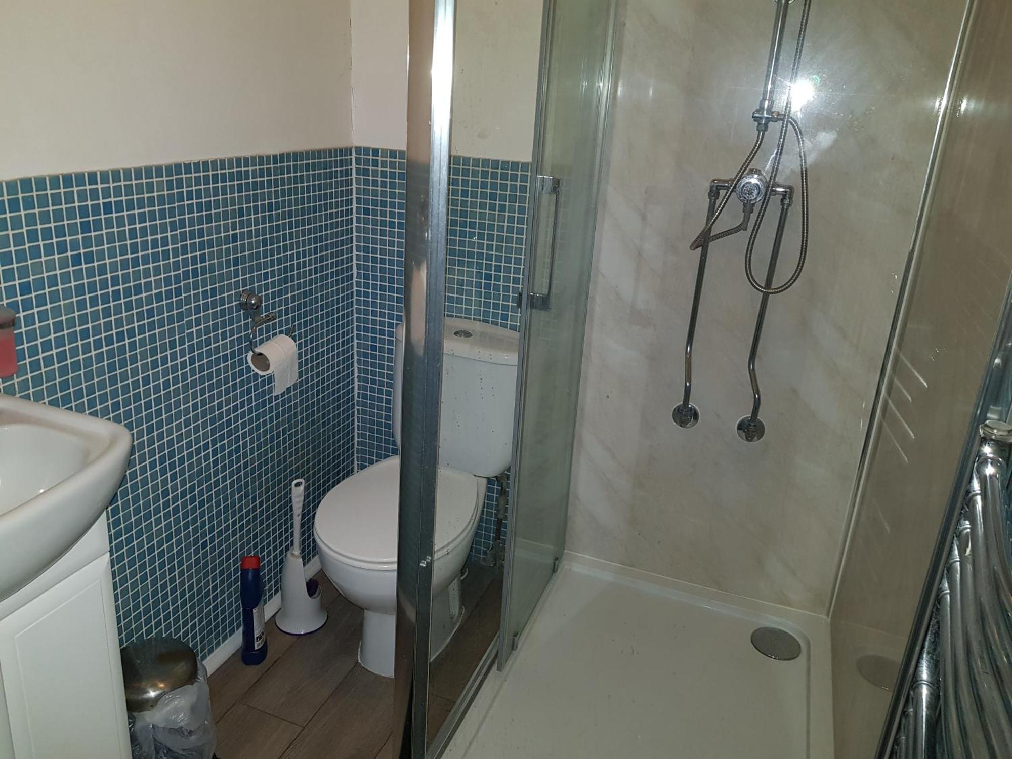 Oyo Guest House Ellipse Whetstone Extérieur photo